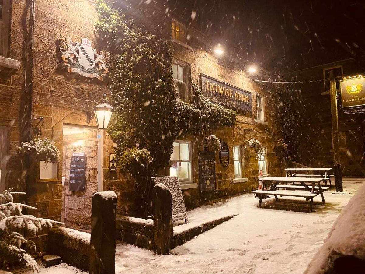 Downe Arms Castleton Panzió Whitby Kültér fotó